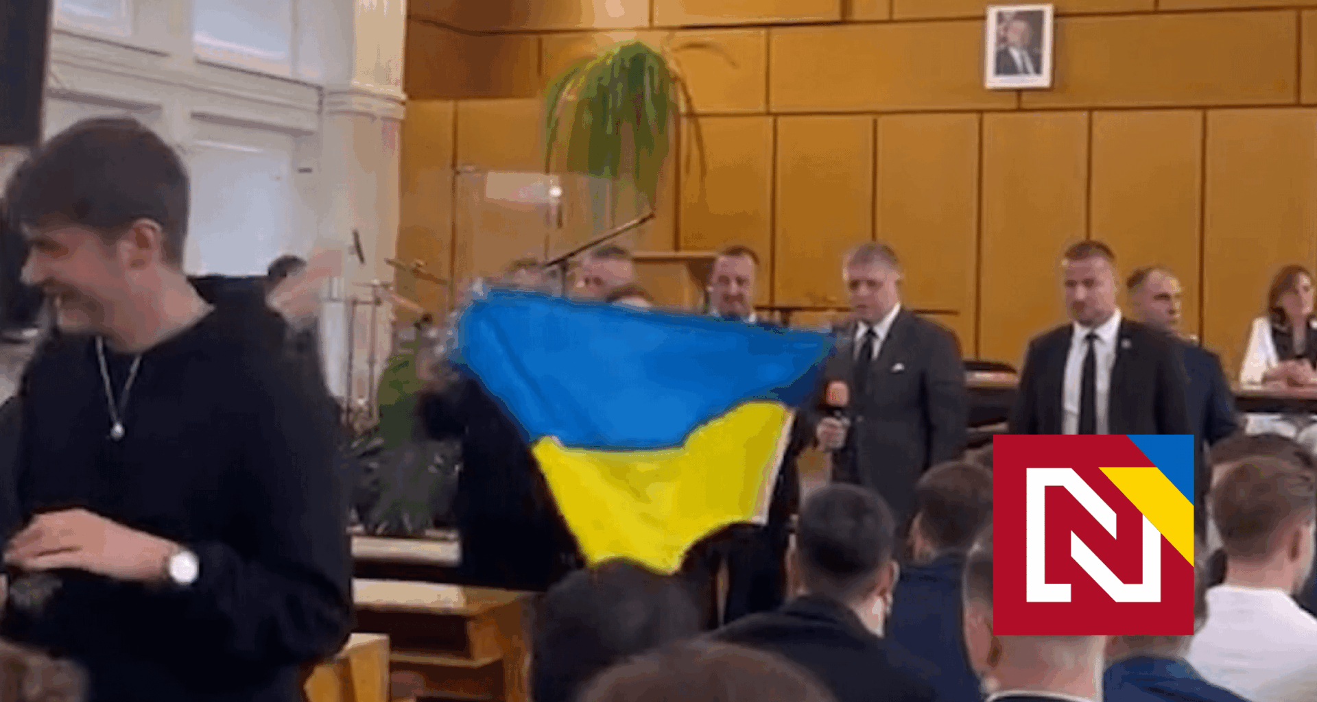 Keď poslal Fico stredoškolákov bojovať na Ukrajinu, časť z nich sa rozlúčila štrnganím kľúčmi