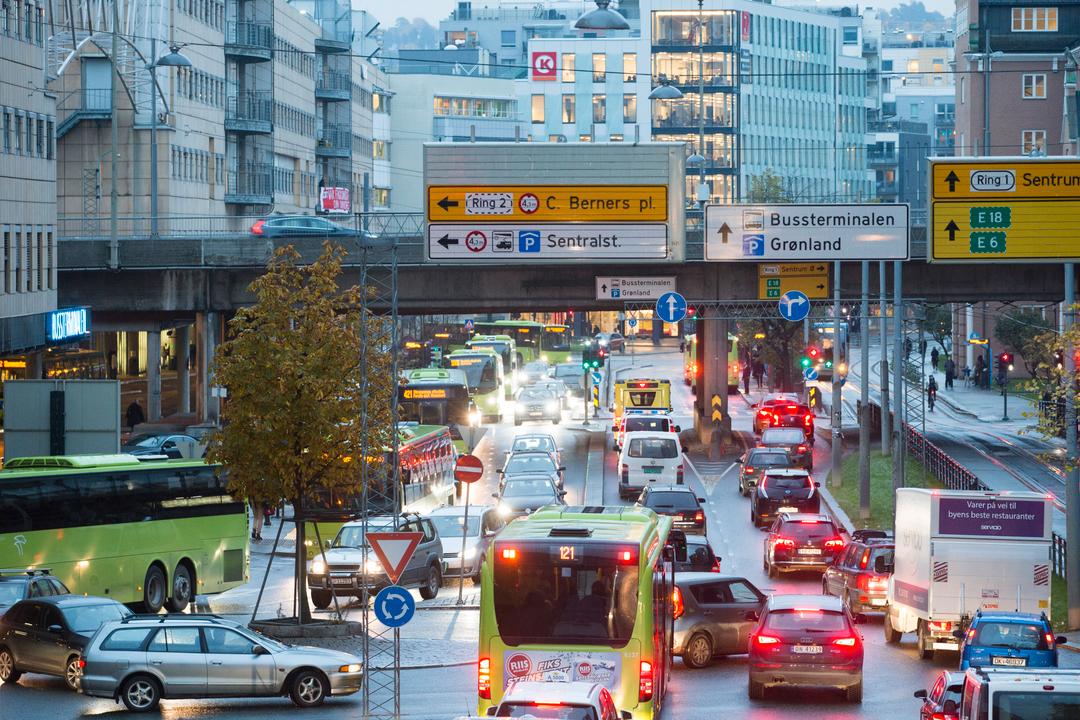 "Hovedmålene med rushtidsprising er å redusere antall som bruker kollektivtransport på de mest belastede tidspunktene." - Ruter
