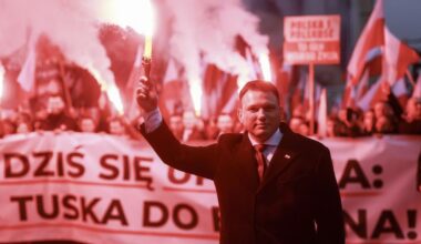 Policja przygotowuje wniosek o uchylenie immunitetu posłowi Konfederacji Sławomirowi Mentzenowi za odpalenie racy podczas wtorkowego Marszu Niepodległości w Warszawie