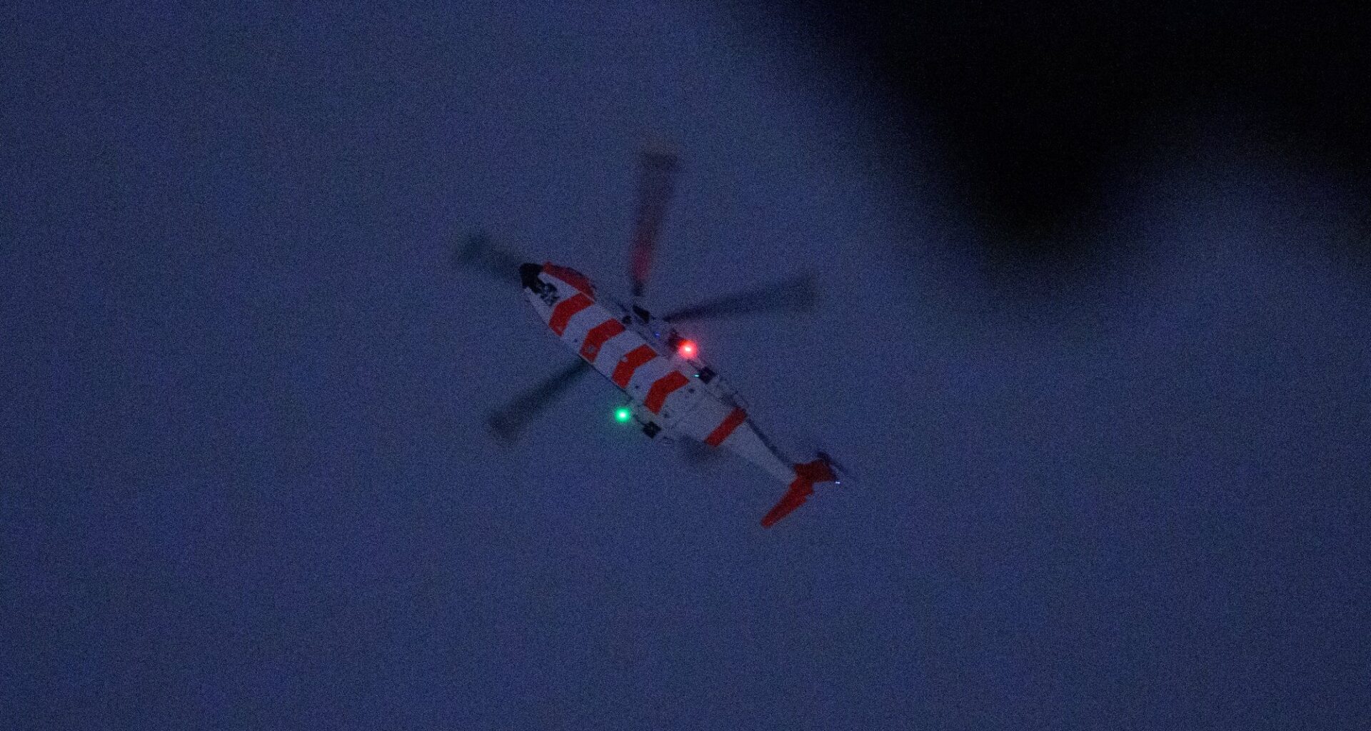 Nyheter, Bergen | – Ja, det to tyske turister som har gått seg fast. – Det er kontakt med, de har ringt politiet, AMK. Politiet koordinerer dem. Detaljs, bakkeressurser, så var redningshelikopter i bergen likelvelr. Ståle Jamtli. 