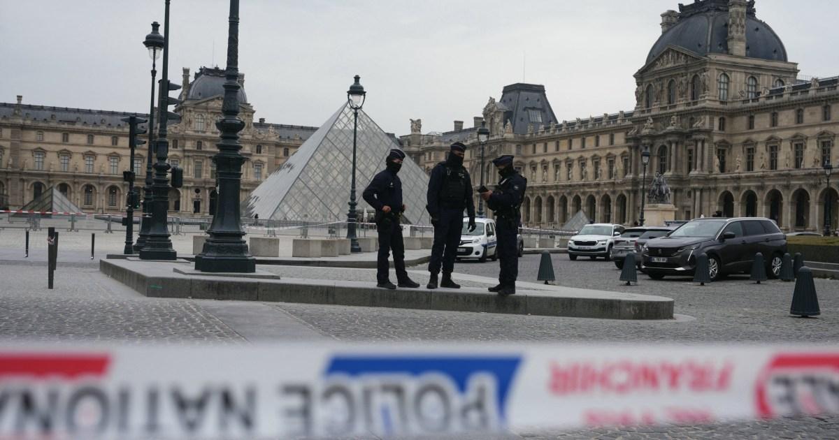 Louvre 'moves' most precious jewels to Bank of France after heist