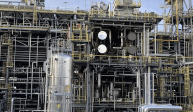 bne IntelliNews - Bulgaria’s parliament overturns president’s veto on Lukoil refinery law