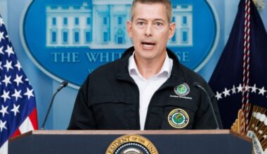 Sean Duffy Predicts Air Travel Will 'Slow To A Trickle' Ahead Of Thanksgiving, Says Pete Hegseth Offered Military ATCs Amid Staffing Woes - American Airlines Group (NASDAQ:AAL)