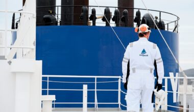 Seapeak inks sale and leaseback deals for newbuild LNG carriers