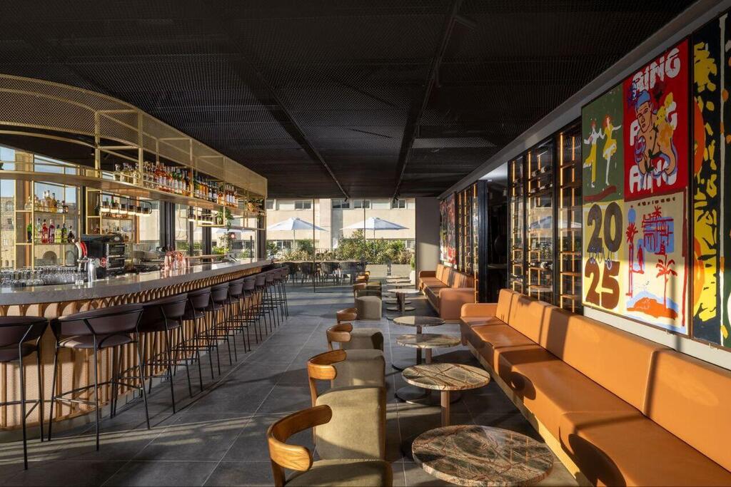 The hotel bar (Photo: Aya Ben Ezri) מלון נוצ'ה של רשת פתאל