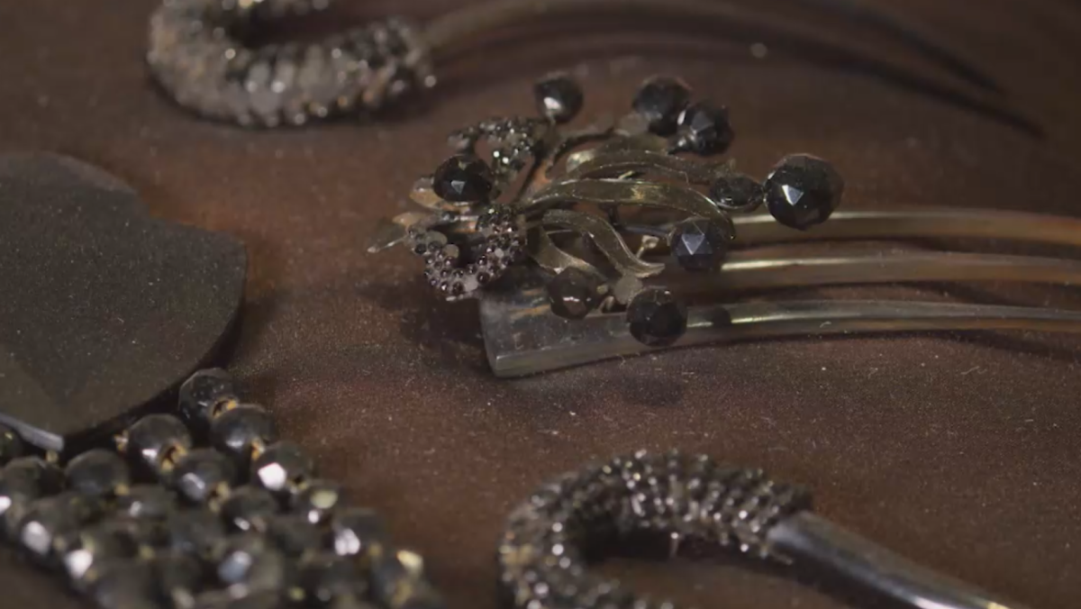 Aby mohli vystaviť klenoty, potrebovali súhlas španielskej vlády