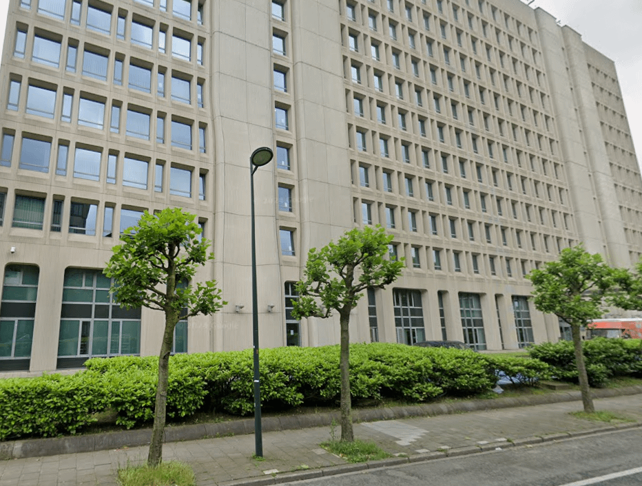 More than 100 squatters occupy former EU building