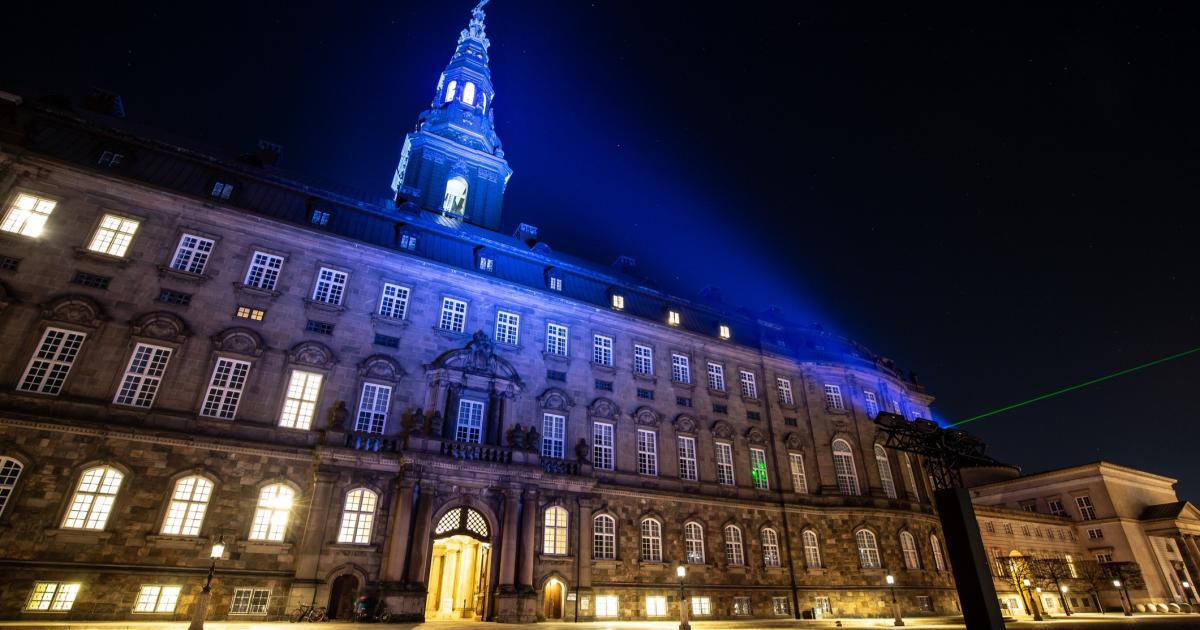 Milliardhul i Liberal Alliances økonomiske plan [Liberal Alliance vil i sin økonomiske plan finde besparelser for 7,8 milliarder kroner på kommunernes administration og ledelse over fire år. Partiet har dog ikke formået at realisere en besparelse i den kommune, Solrød hvor de har borgmesterposten.]