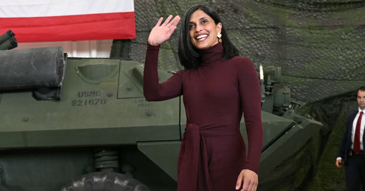 Dems Dunk on ‘Couch Sleeping’ Vance After Usha Seen Without Ring