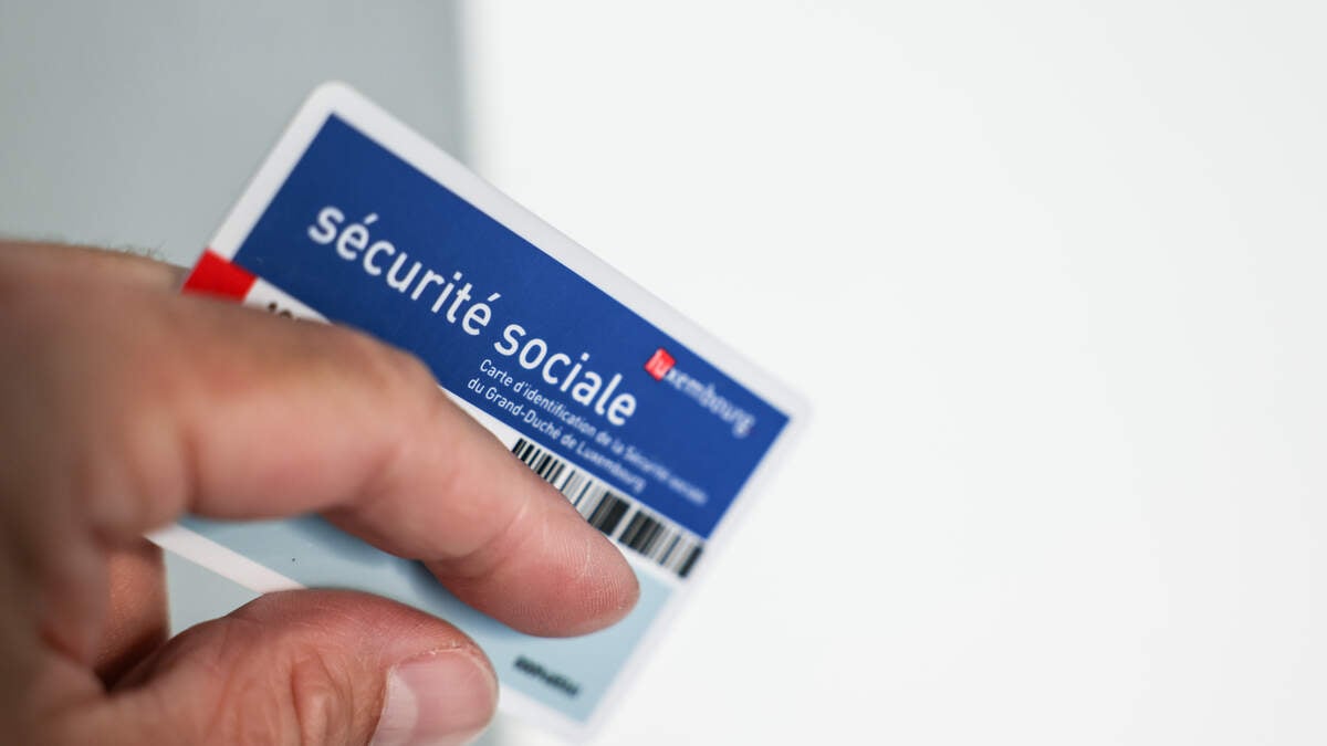 Toute personne qui tente d'escroquer la caisse de maladie peut, selon les cas, être condamnée à une peine de prison ou à une amende.