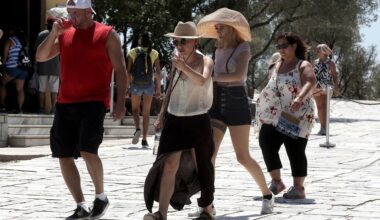 Tourism shifts favor Greece | eKathimerini.com