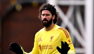 Jó hír a Liverpoolnak, visszatérhet a kapuba Alisson