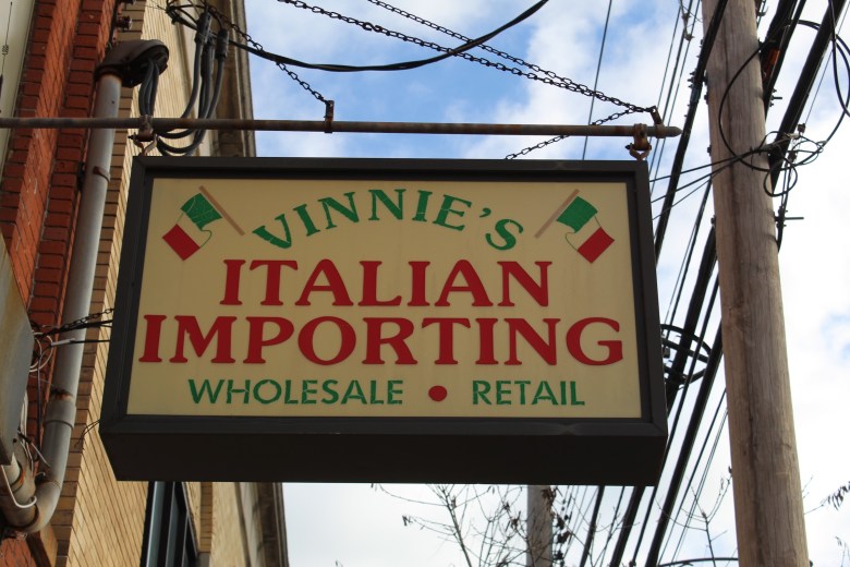 A picture of Vinnie's sign. 