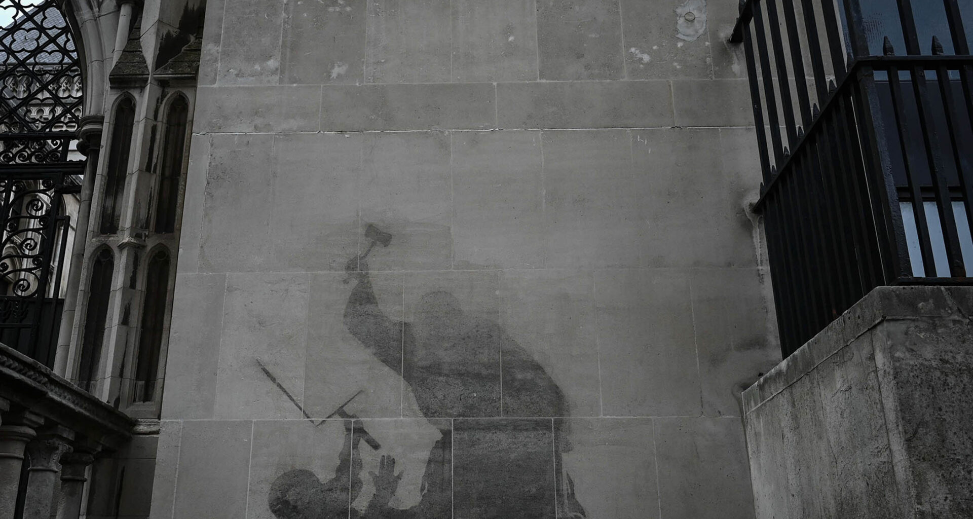 Immigration judges targeted by far right after Tory MP’s campaign