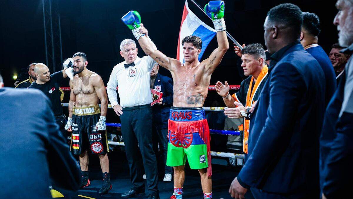De handen van Gradus Kraus kunnen de lucht in. Hij klopt Rostam Ibrahim en is Europees kampioen!