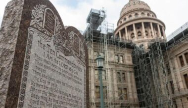 Federal judge orders Arlington, Fort Worth ISDs to remove Ten Commandments displays