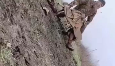 NSFW: Russian soldiers were caught by Ukrainian tripwire and mines. [Russian POV]