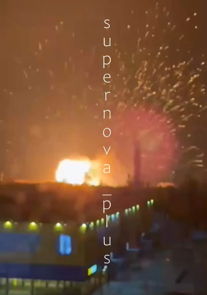 Explosion at the port in Novorossiysk after a Ukrainian attack. 14 November 2025