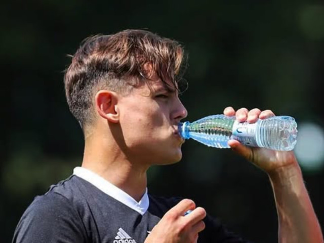 ”Cel mai bun fundaș stânga din România”: s-a aflat ce salariu încasează