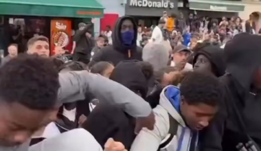 Free chicken generates chaos in Paris