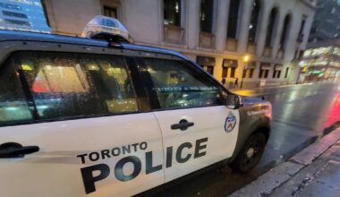 Pedestrian hit, seriously hurt in Scarborough