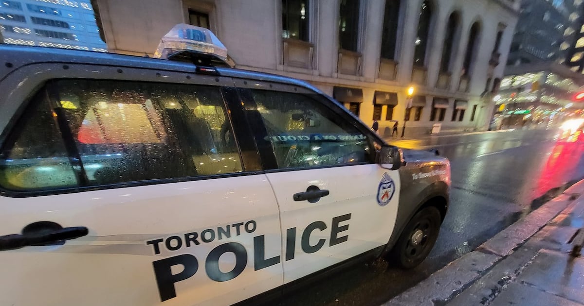 Pedestrian hit, seriously hurt in Scarborough