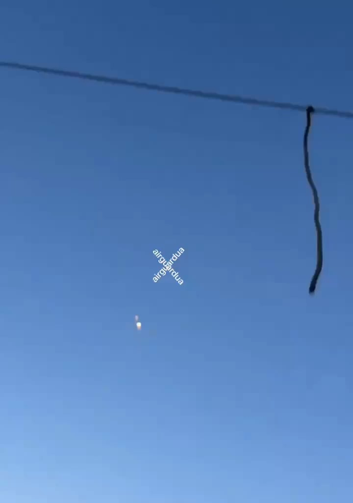 Video of a direct hit by a russian Kh-101 missile on a residential building in Ternopil. Morning of November 19, 2025. Currently, 25 people are reported dead following the attack on the city.