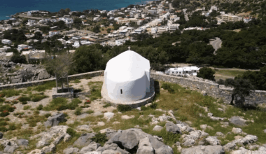 Short history of Greek chapels