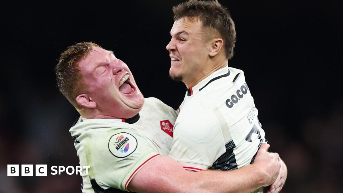 Wales 24-23 Japan: Jarrod Evans kicks late winning penalty against Eddie Jones' side