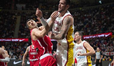 Gio Shermadini y Fran Guerra luchan por la posisión en el España-Georgia.