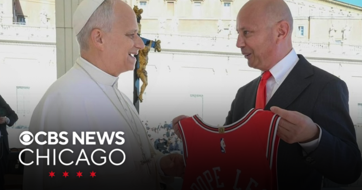 Pope Leo gifted Chicago Bulls Jersey at Vatican