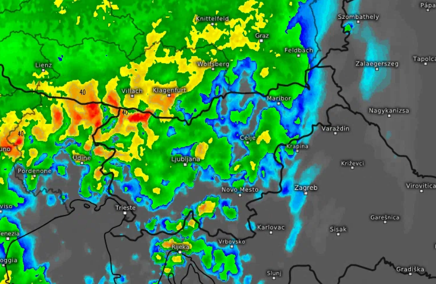 Hladna fronta prinaša nalive in močan veter, Arso izdal oranžno opozorilo