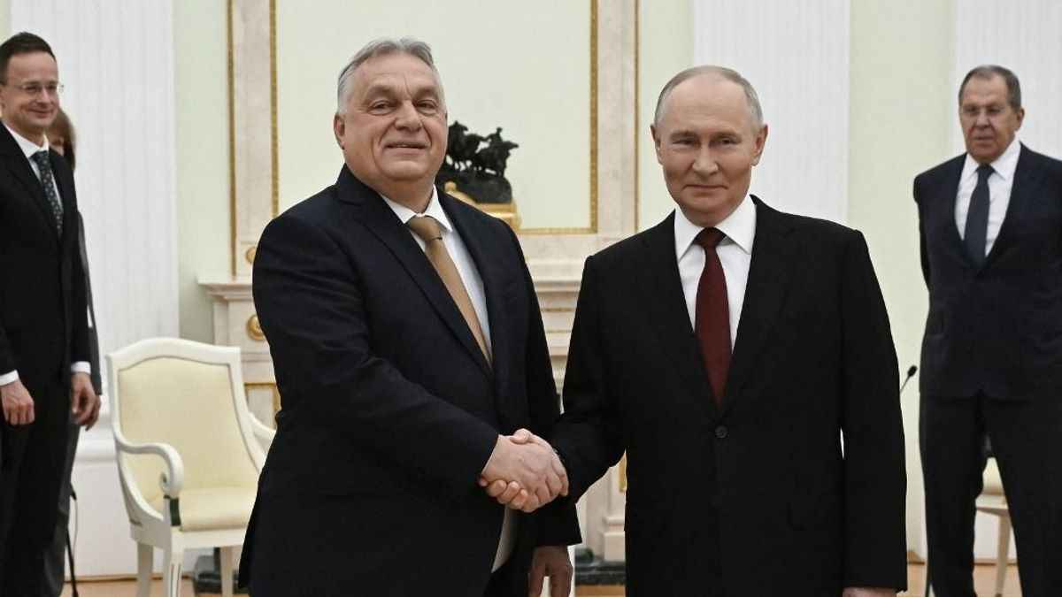 Orbán Viktor és Putyin a budapesti békecsúcsról tárgyalt