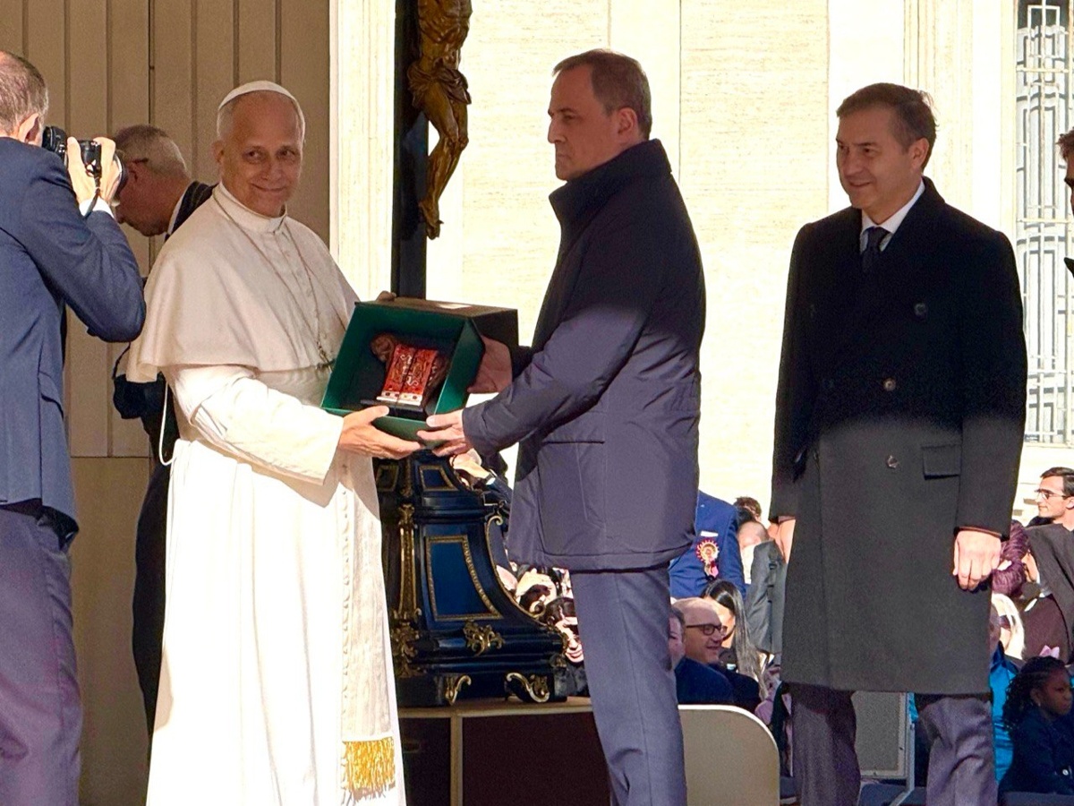 Azerbaijan's FM discusses interfaith dialogue with Pope Leo XIV