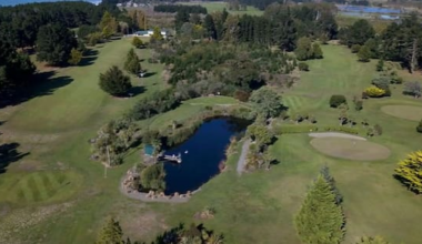 Divided council agrees to pay $1.4m for golf course access road