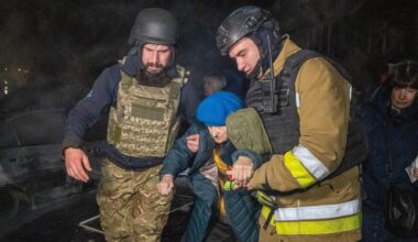 plusieurs villes ukrainiennes attaquées par la Russie, au moins 25 personnes tuées et une centaine d’autres blessées