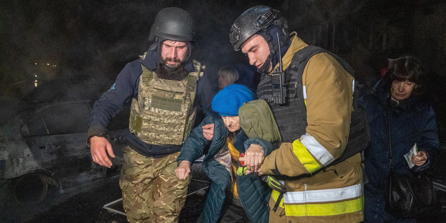 plusieurs villes ukrainiennes attaquées par la Russie, au moins 25 personnes tuées et une centaine d’autres blessées