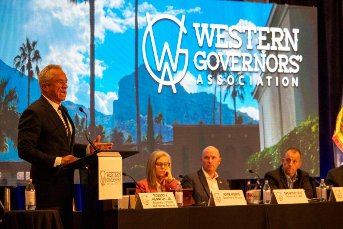 Western govs meet with Trump officials on water, energy, Medicaid