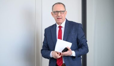 Union empört über AfD-Russland-Reise: "Das ist Landesverrat"