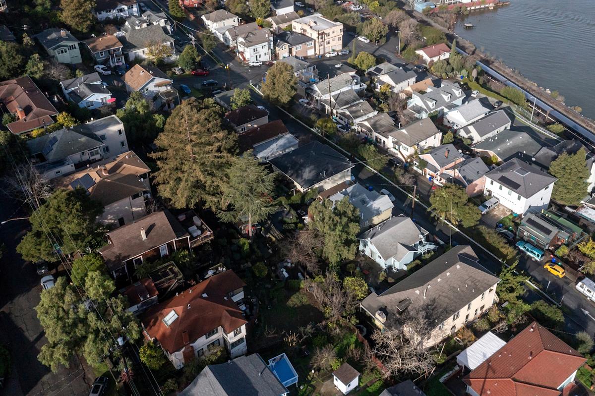 Trump’s 50-Year Mortgage Loses Steam as Industry Questions Costs