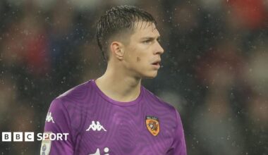 Ivor Pandur in match action for Hull City