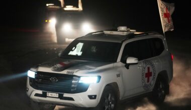 les corps de trois otages remis par le Hamas à Israël ; le général israélien chargé des otages met fin à ses fonctions