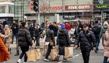 Euro-Zone Inflation Near 2% to Seal Deal on ECB Rate Hold