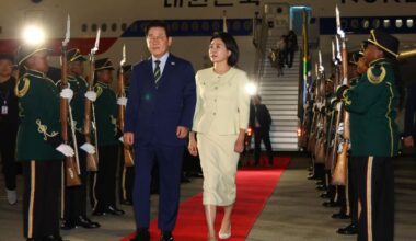 Lee arrives in Johannesburg to attend G20 summit