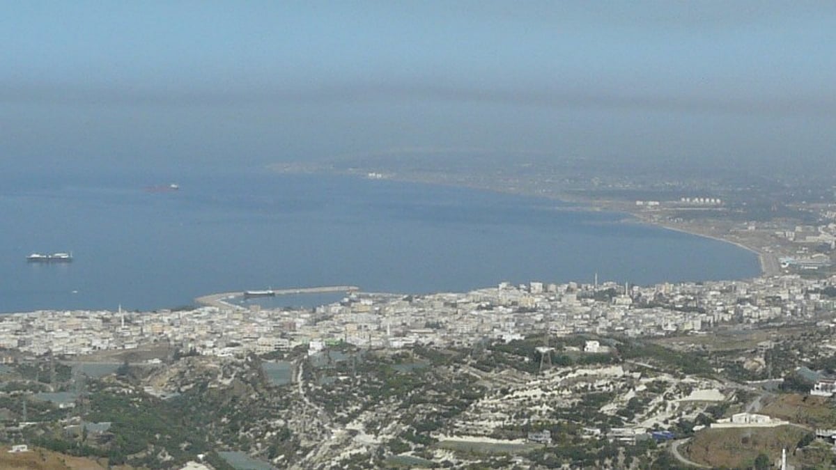 Saudi oil tanker carrying 90,000t of crude oil arrives at Syria port