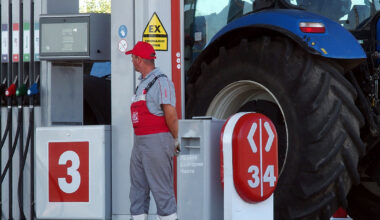 „Лукойл“ отрече, че затваря бензиностанциите си в България
