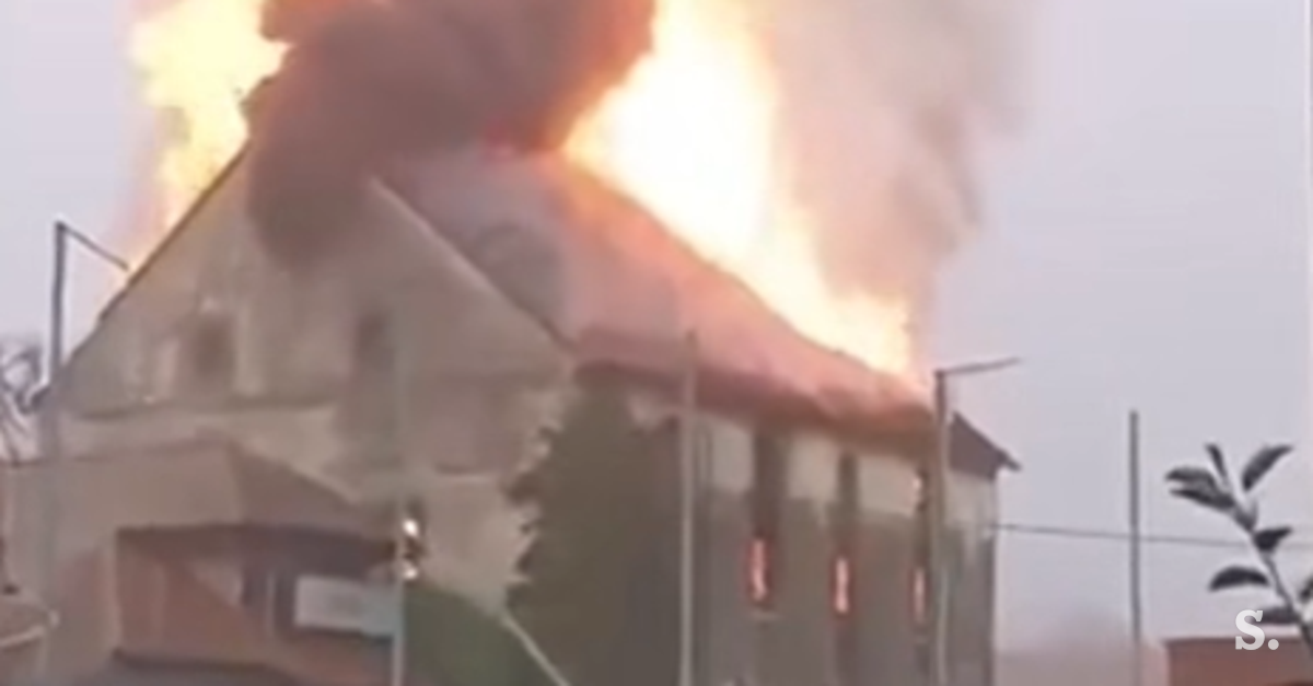 V Beltincih izbruhnil velik požar: ogenj se širi, policija zaprla širše območje #video