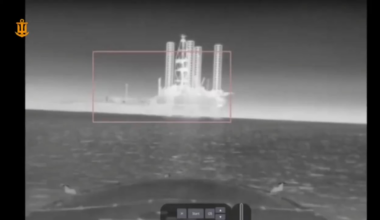 Ukrainian UAVs and surface kamikaze drones strike the Syvash drilling rig off the coast of Crimea