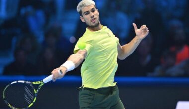 Carlos Alcaraz s'est qualifié pour la finale en dominant Felix Auger-Aliassime 6-2 6-4