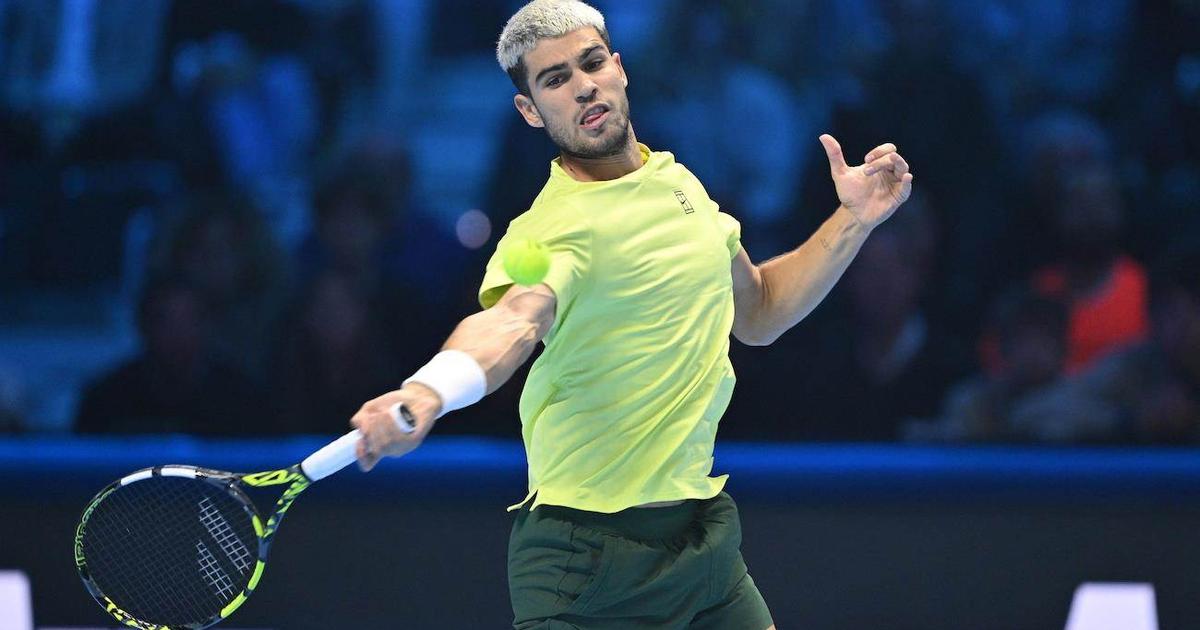 Carlos Alcaraz s'est qualifié pour la finale en dominant Felix Auger-Aliassime 6-2 6-4
